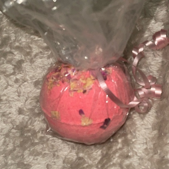 Homemade all natural bath bombs 10 - Picture 8 of 11